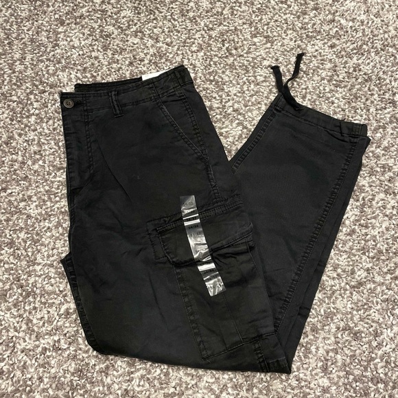 American Eagle Outfitters Black Cargo Pant - Picture 3 of 11
